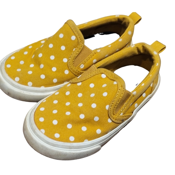 3/$20 🏷 Old Navy Toddler Slip On Shoes Size 6 - Picture 1 of 3